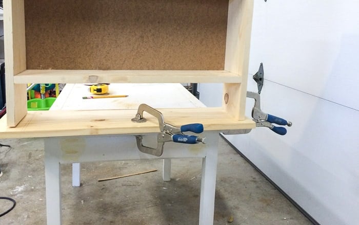 Attaching the top using pocket holes and Kreg clamps