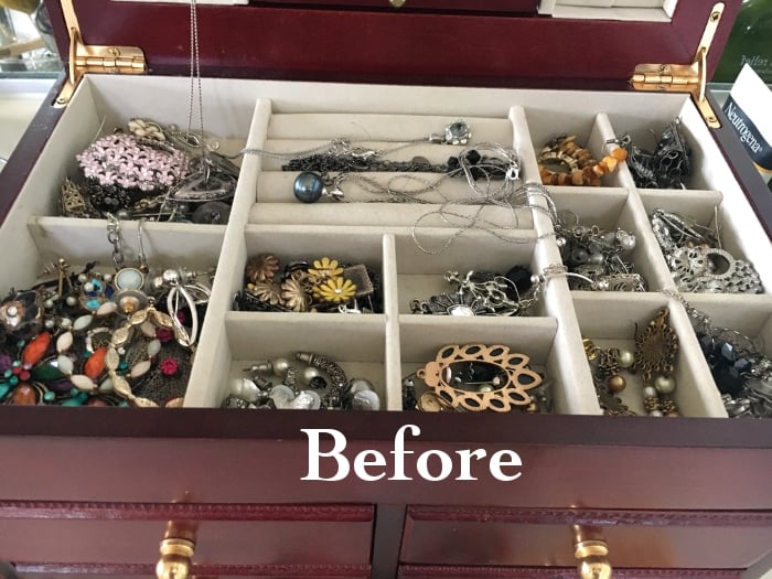 This DIY jewelry organizer is so pretty! And so easy to make!