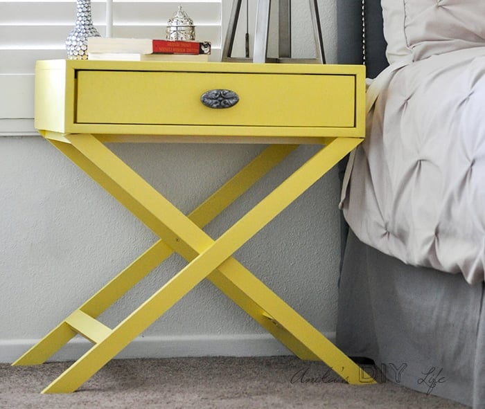 step by step tutorial with free plans to build a X-leg accent table
