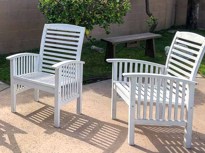 Painted outdoor patio furniture 4 years later.