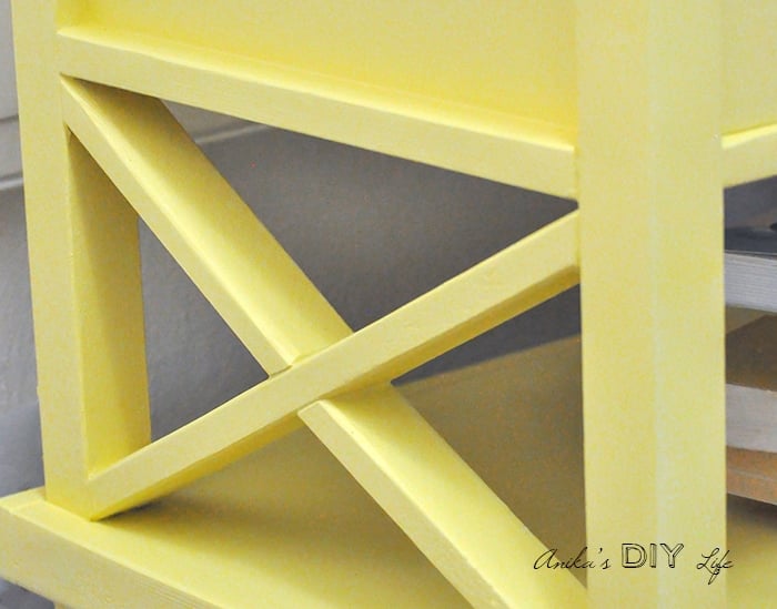 DIY Lattice nightstand - Pottery Barn inspired DIY nightstand - Free plans and tutorial