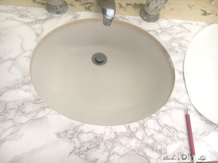 Faux marble countertop update using contact paper. Great temporary solution for renters