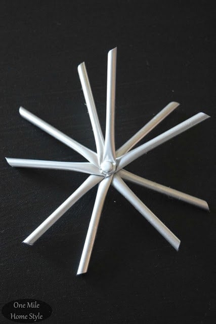 Look at these gorgeous and unique DIY Christmas Ornaments