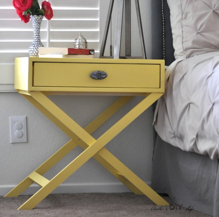 Oh my god!! I can't believe how easy it is to make this DIY X-base bedside table! And I can customize it any way I want with the free plans!