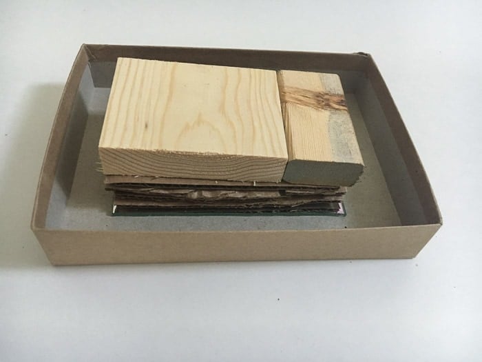 Make an easy DIY mirrored concrete tray with this step by step tutorial