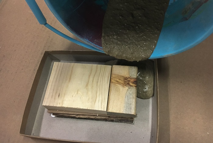 Make an easy DIY mirrored concrete tray with this step by step tutorial