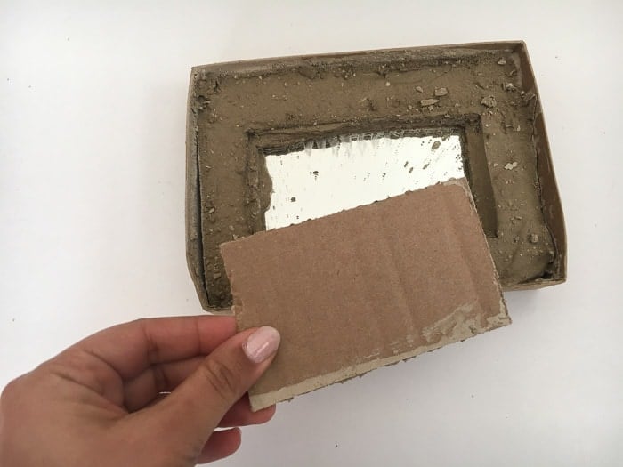 Make an easy DIY mirrored concrete tray with this step by step tutorial
