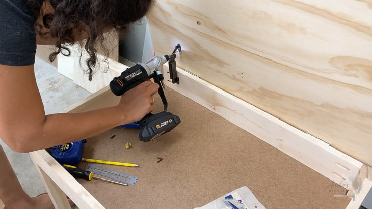 adding support hinges to kids table with storage lid