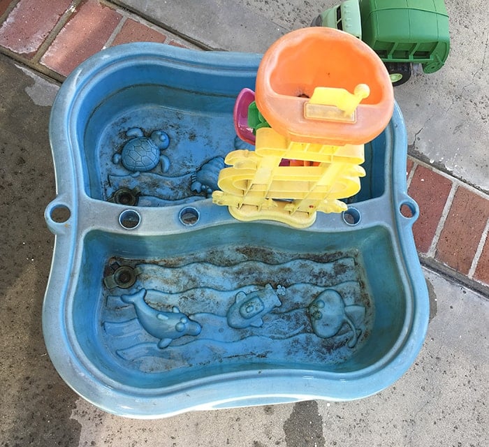 How to clean and sanitize outdoor toys without any chemicals