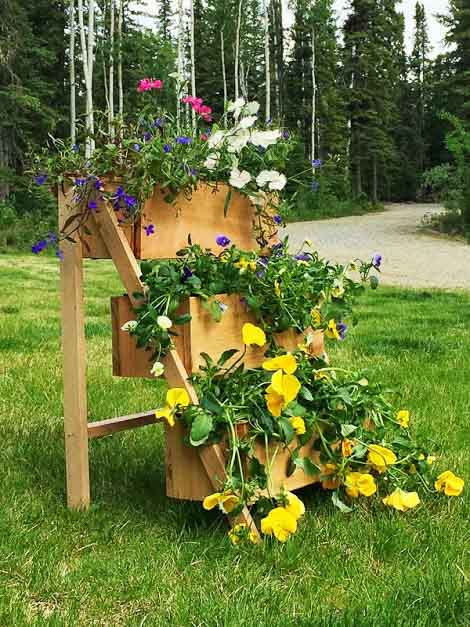 These DIY wooden planter ideas will give you lots of inspiration!