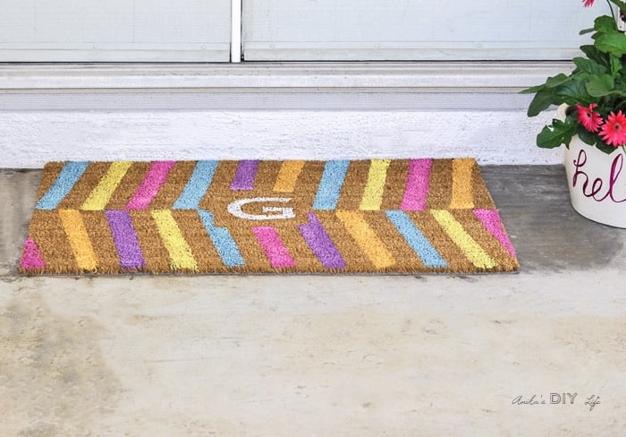 Colorful DIY doormat for a quick spring porch update