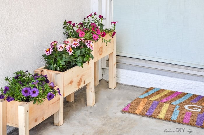 Easy Tiered planter on a small front porch