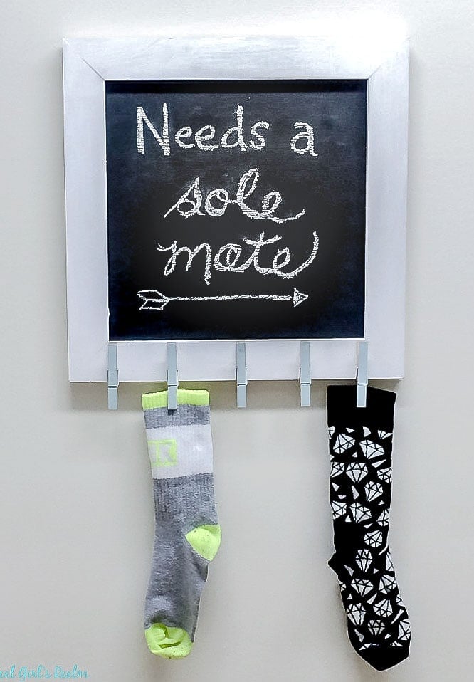 How to make an easy and fun chalkboard laundry room sign