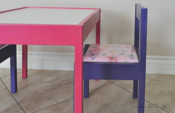 Love this pink and purple Ikea Latt makeover for a girls room! So cute!
