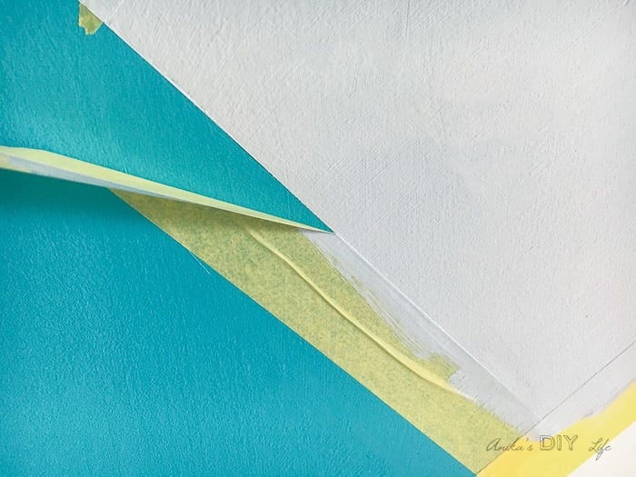 How to create clean lines while painting walls
