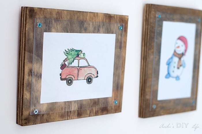 DIY display frames for pictures and printables. Gorgeous wall decor idea!