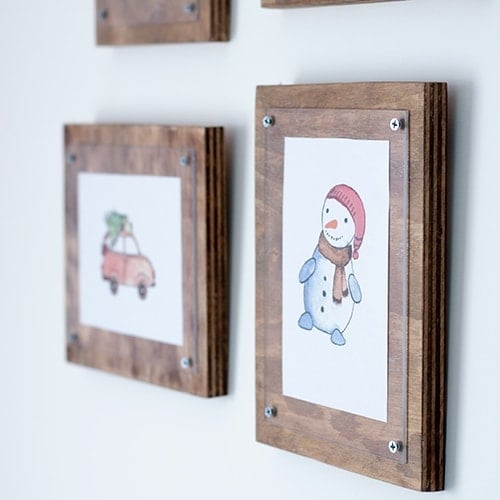 How to make a simple photo frame. This step by step tutorial shows you how to make plywood and plexiglass frames easily without using any fancy tools.