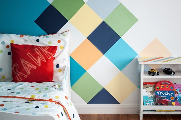 Wow!! this is gorgeous boy room decor!