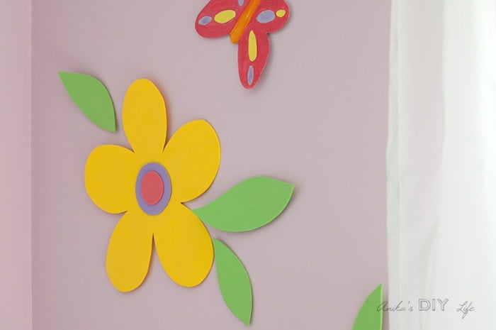 Easy girl room decor with flowers and butterflies