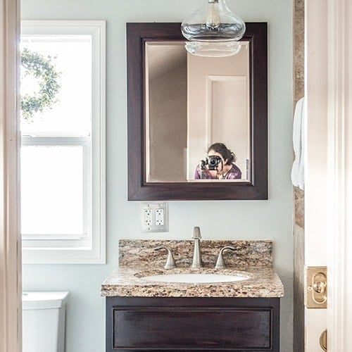 A small bathroom remodel on a budget. These cheap bathroom remodel ideas for small bathrooms are quick and easy. If you are wondering - how do I decorate a small bathroom, don't miss these modern bathroom ideas on a budget.