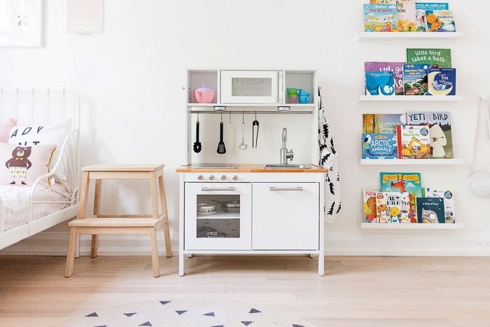 Ikea play kitchen with knobs