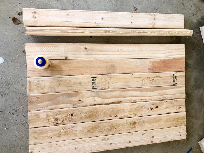 Glueing the DIY patio table top.