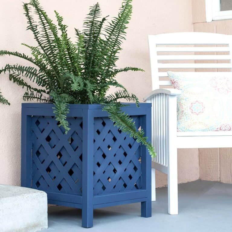 How to build a DIY Lattice Planter Box