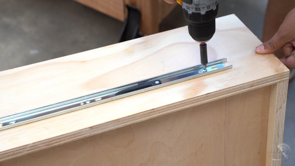Adding the slide to the drawer box