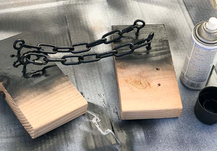 spray painting chains to use in the Industrial bench