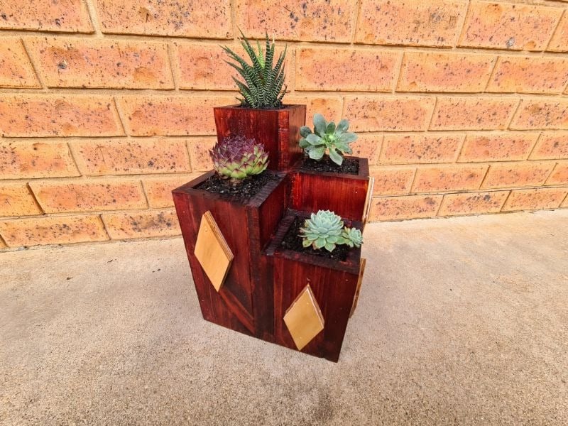 4 tiered wood planter box with diamond accents