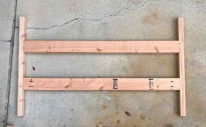 middle legs with rails attached