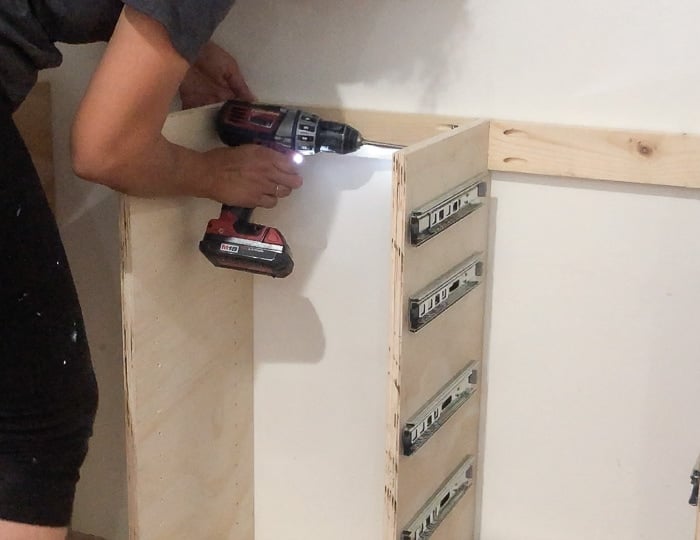 Attaching the closet to the wall