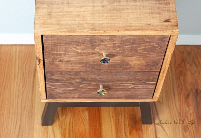 close up of knobs on the DIY Nightstand