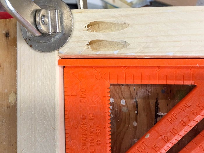 Joining two boards using pocket hole screws