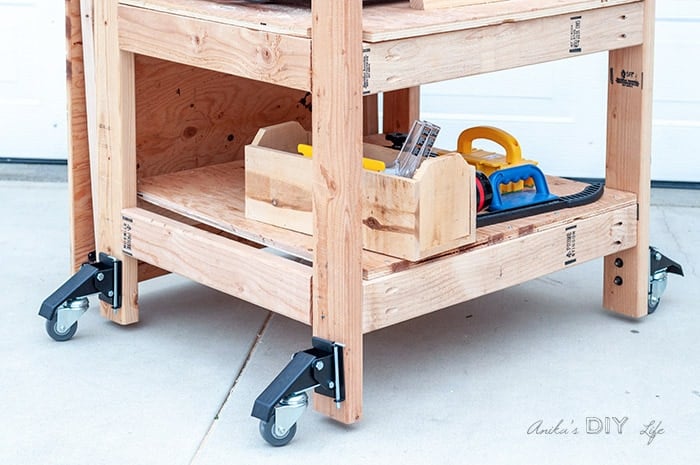 Shelf under the DIY table saw stand