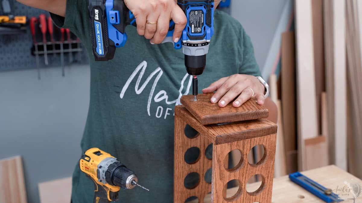 Attaching the laxy susan hardware to the diy rotating spice rack