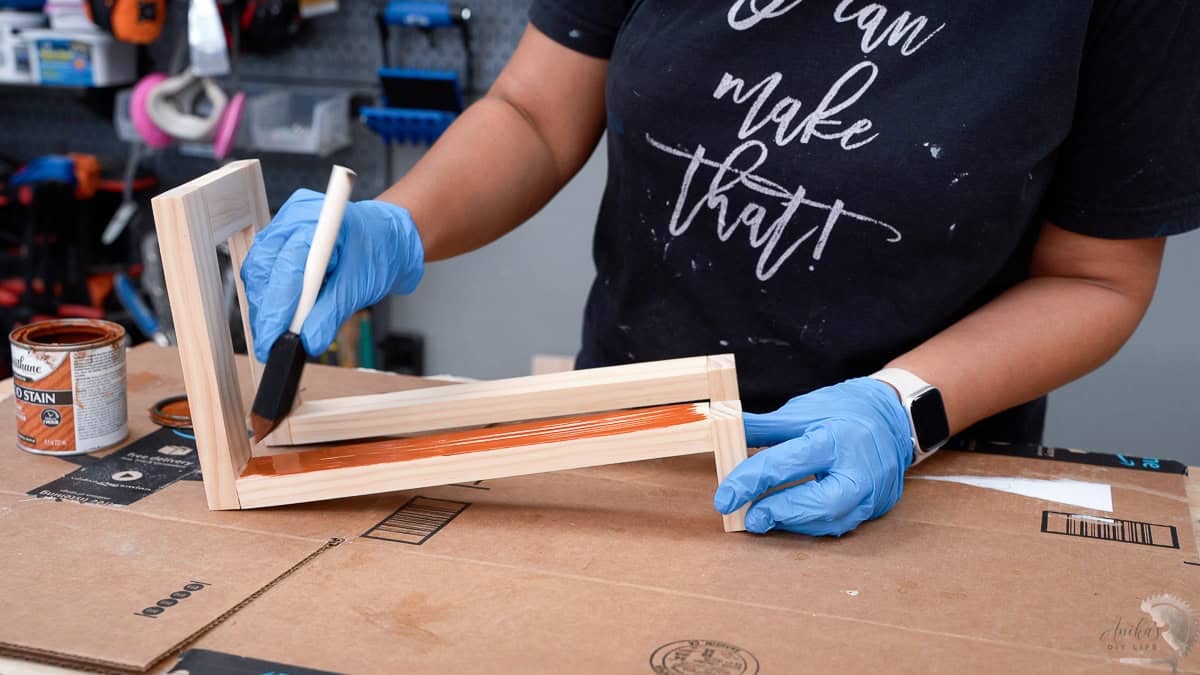 staining the diy table top book shelf