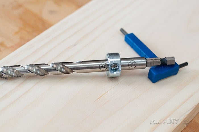 close up of drill bit with Kreg 320 showing material thickness markings