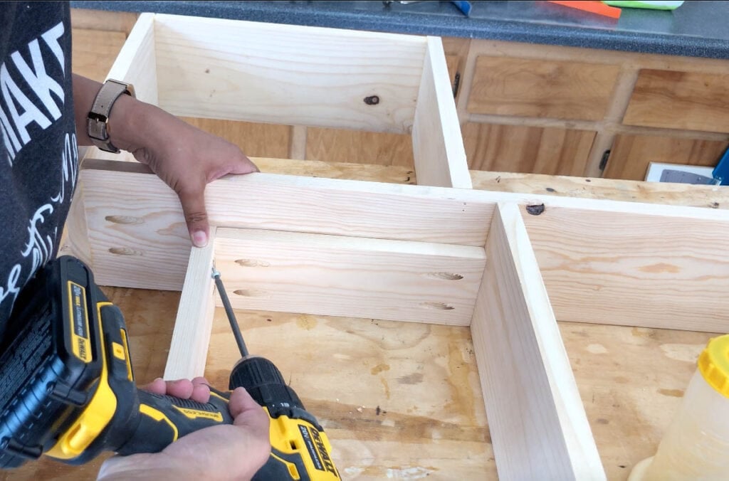 Attaching smaller shelves to the modern DIY shelf