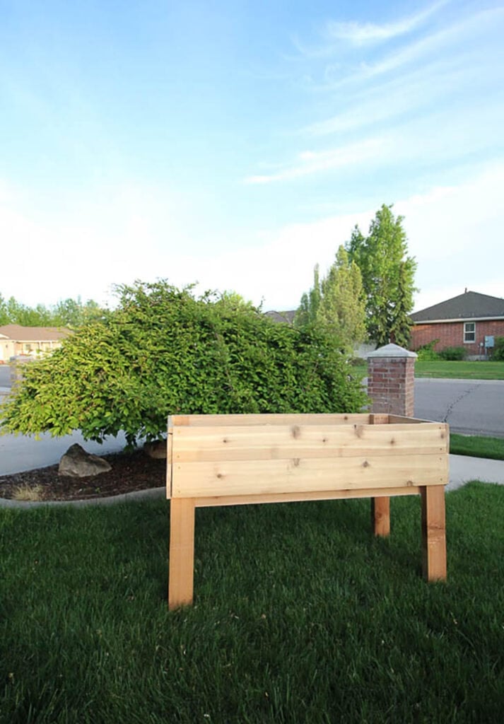 small space wood raised garden bed