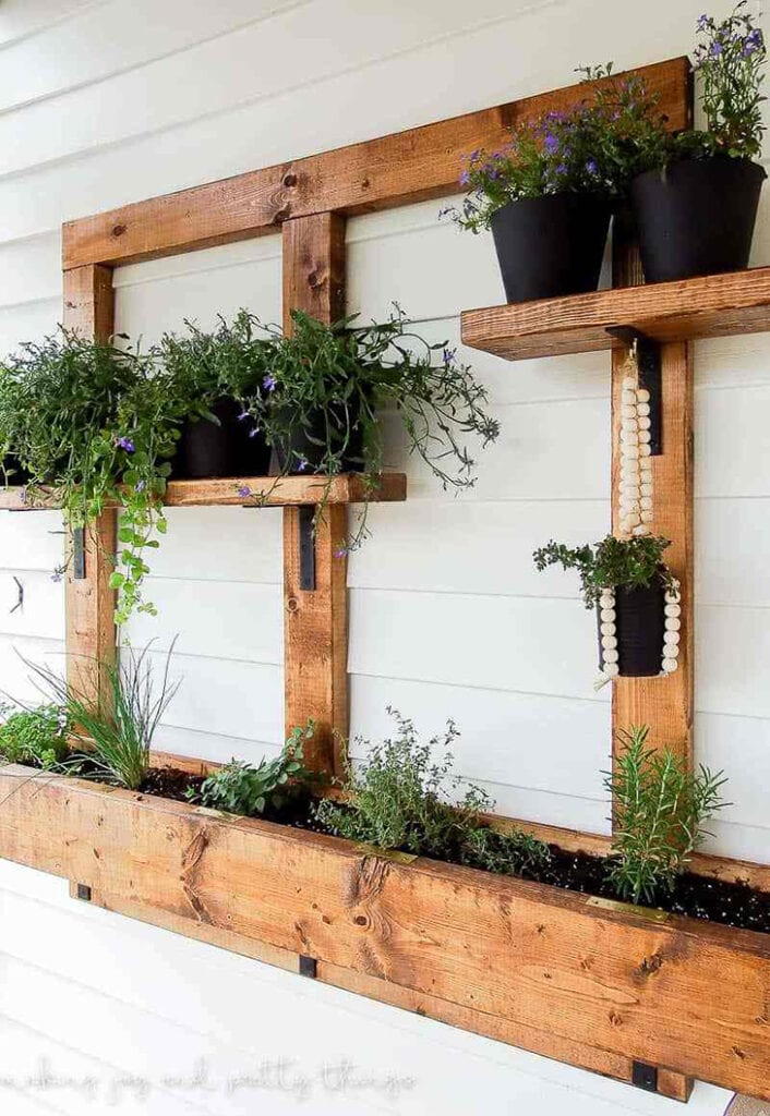 Small space vertical garden using 2x4s