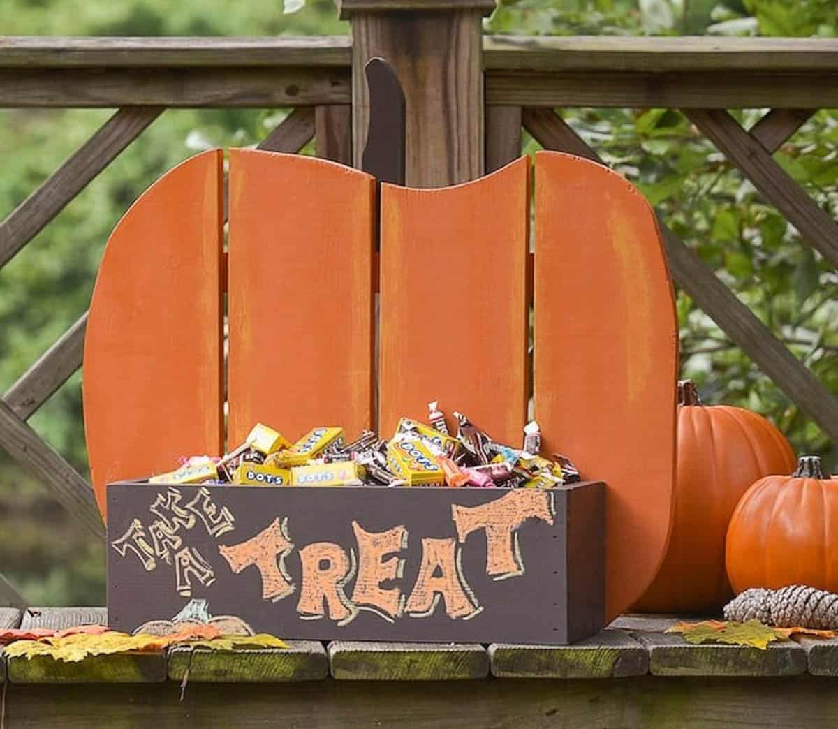 pumpkin candy holder made from pallet wood
