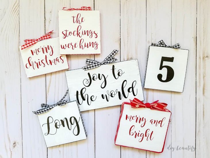 small scrap wood signs with holiday sayings