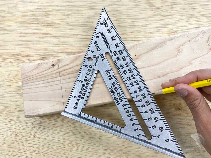 making a 30 degree angle using a speed square