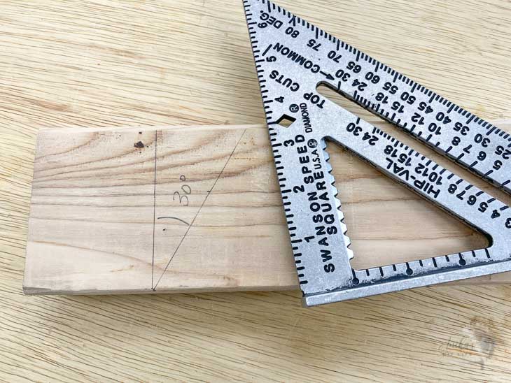 marking an angle using a speed square