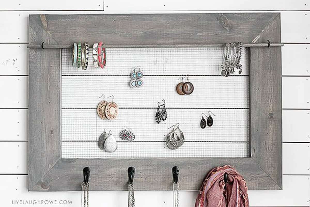Jewelry organizer with hooks and a dowel