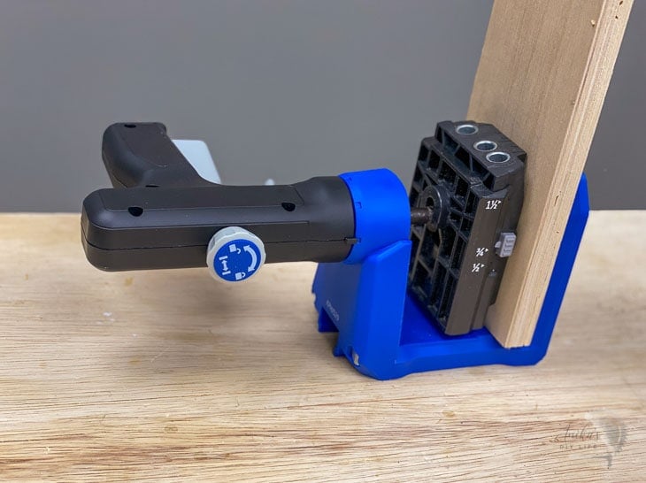 the handle of the kreg 520 rotated to the side