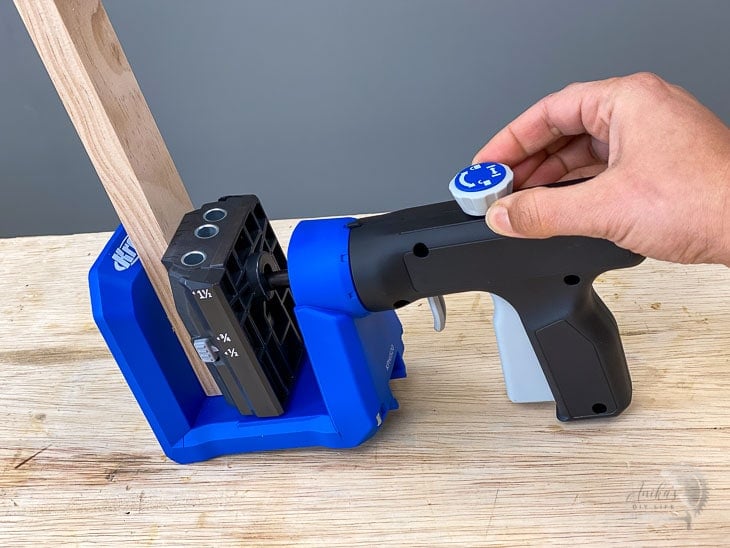 quick reset knob of the Kreg 520 to make multiple pocket holes in same thickness boards