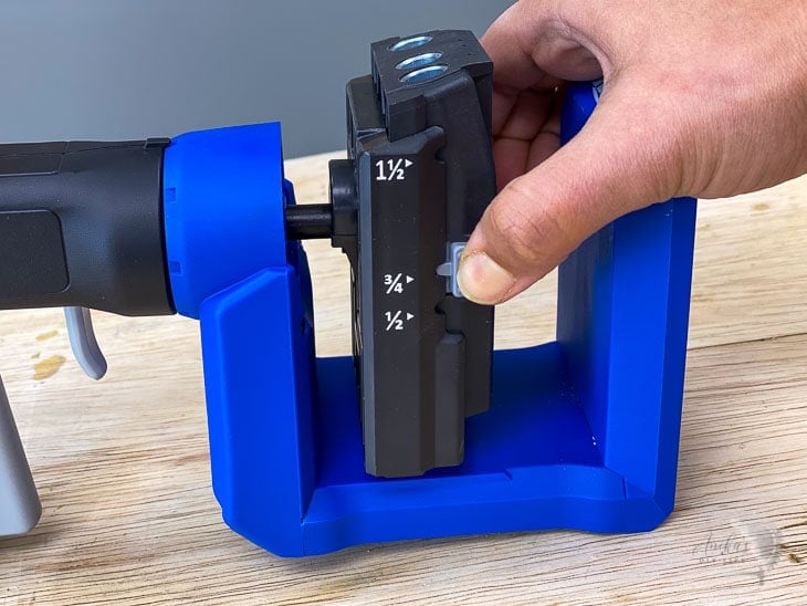 how to set up the Kreg 520 thickness setting