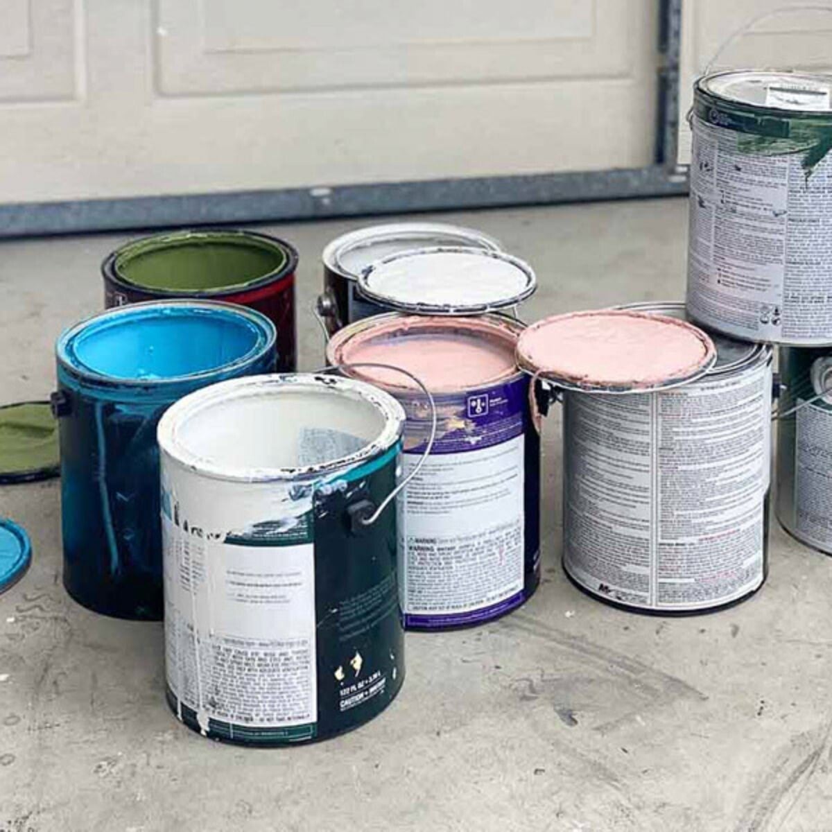 Picking and buying the right paint and quantity can be overwhelming. Here my 5 important tips to consider and help you buy right!